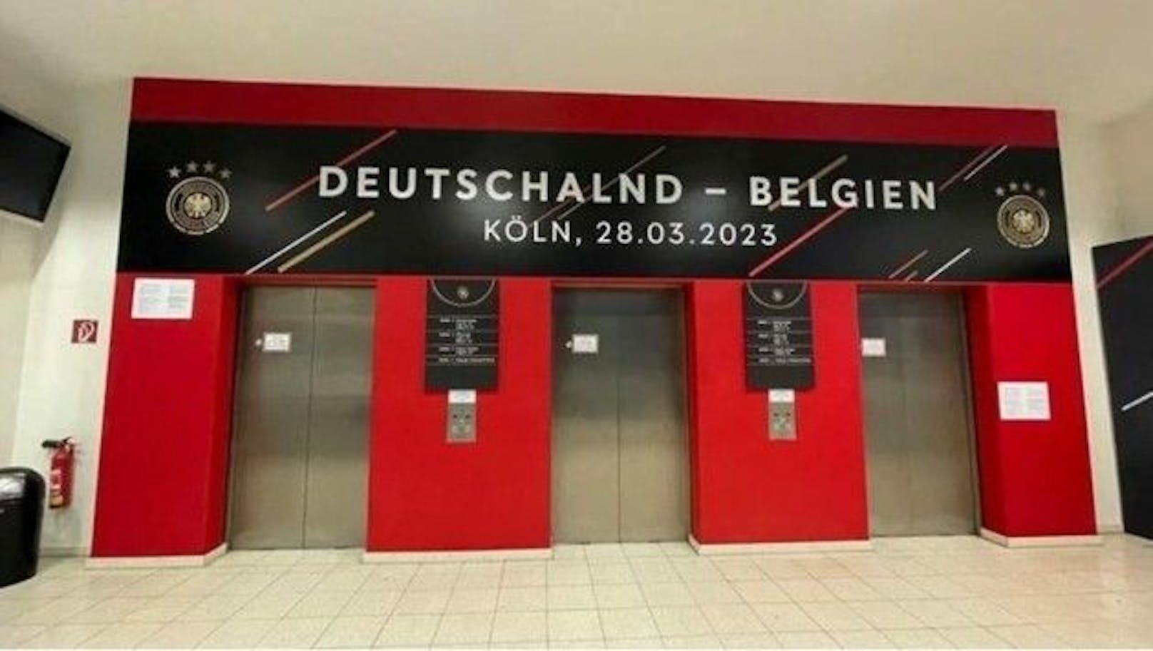 Im Köln-Stadion: Deutschalnd statt Deutschland