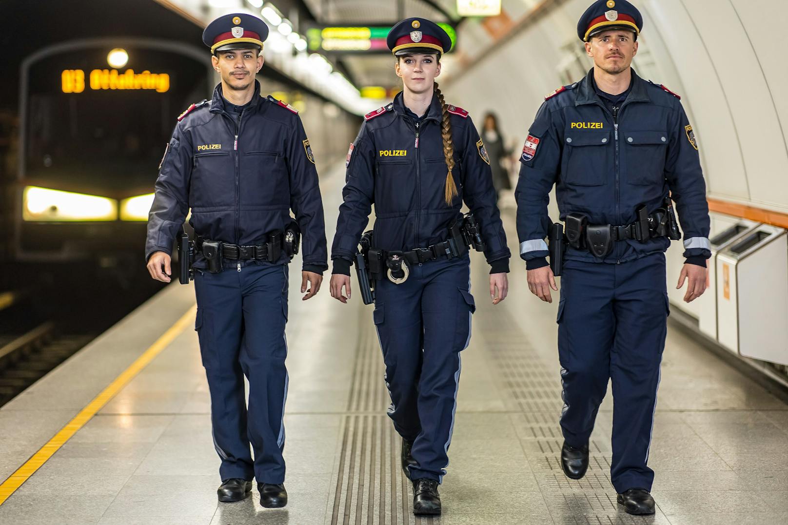 Für die Polizistin Martina ist die Gleichstellung zwischen Frau und Mann, vor allem, was das Gehalt betrifft, einer der großen Vorteile des Polizeiberufs.