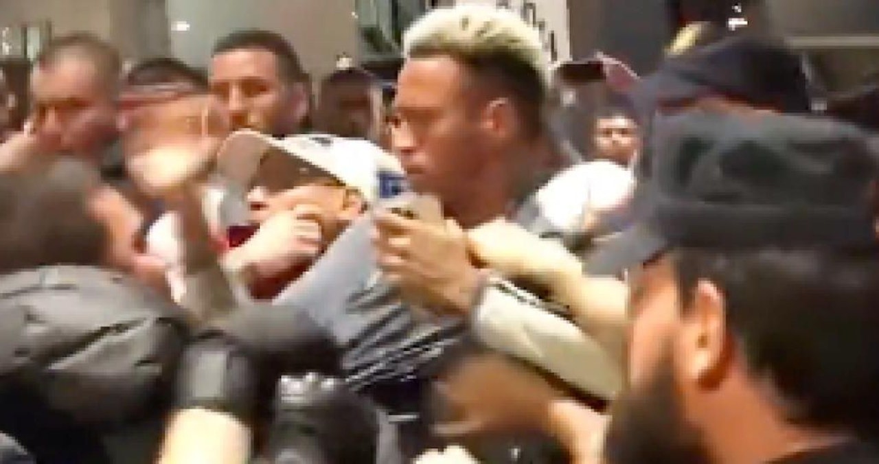 Heute.at - Teamspieler nach Schlägerei mit Polizei festgenommen