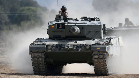 18 deutsche Leopard-2A6-Panzer sind in der Ukraine eingetroffen (Symbolbild).