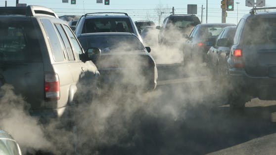 Die EU-Staaten beschlossen am Dienstag das weitgehende Aus für die Neuzulassung von Autos mit Verbrennungsmotor ab 2035.