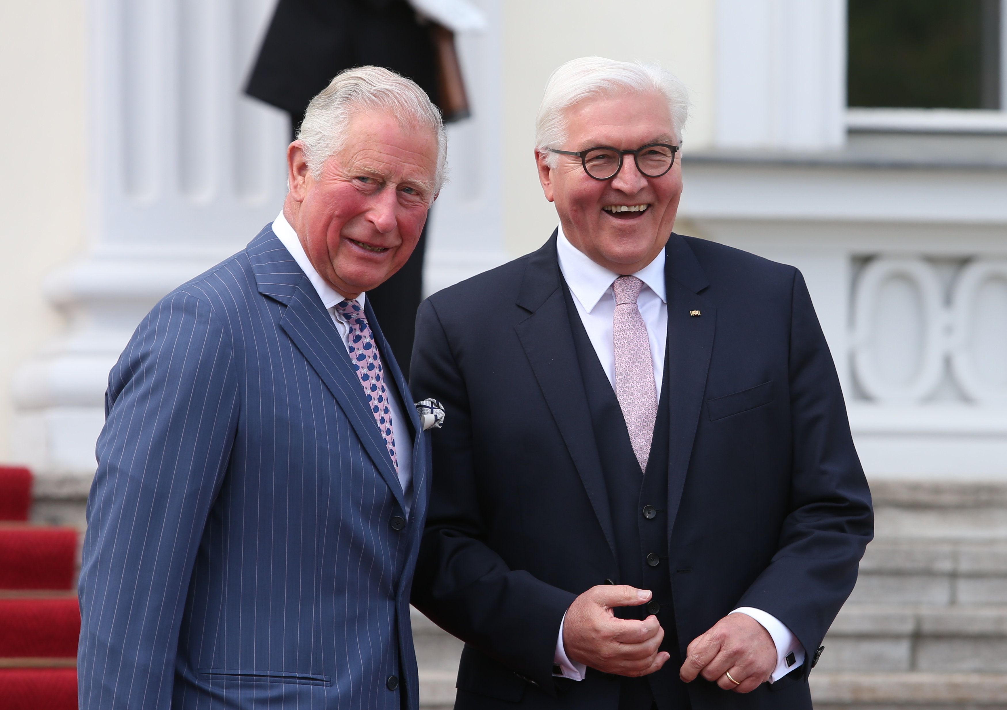 <strong>König Charles III.</strong> (links, damals noch Prinz) zu Besuch in Deutschland mit Bundespräsident <strong>Frank Walter Steinmeier</strong>, 2019.