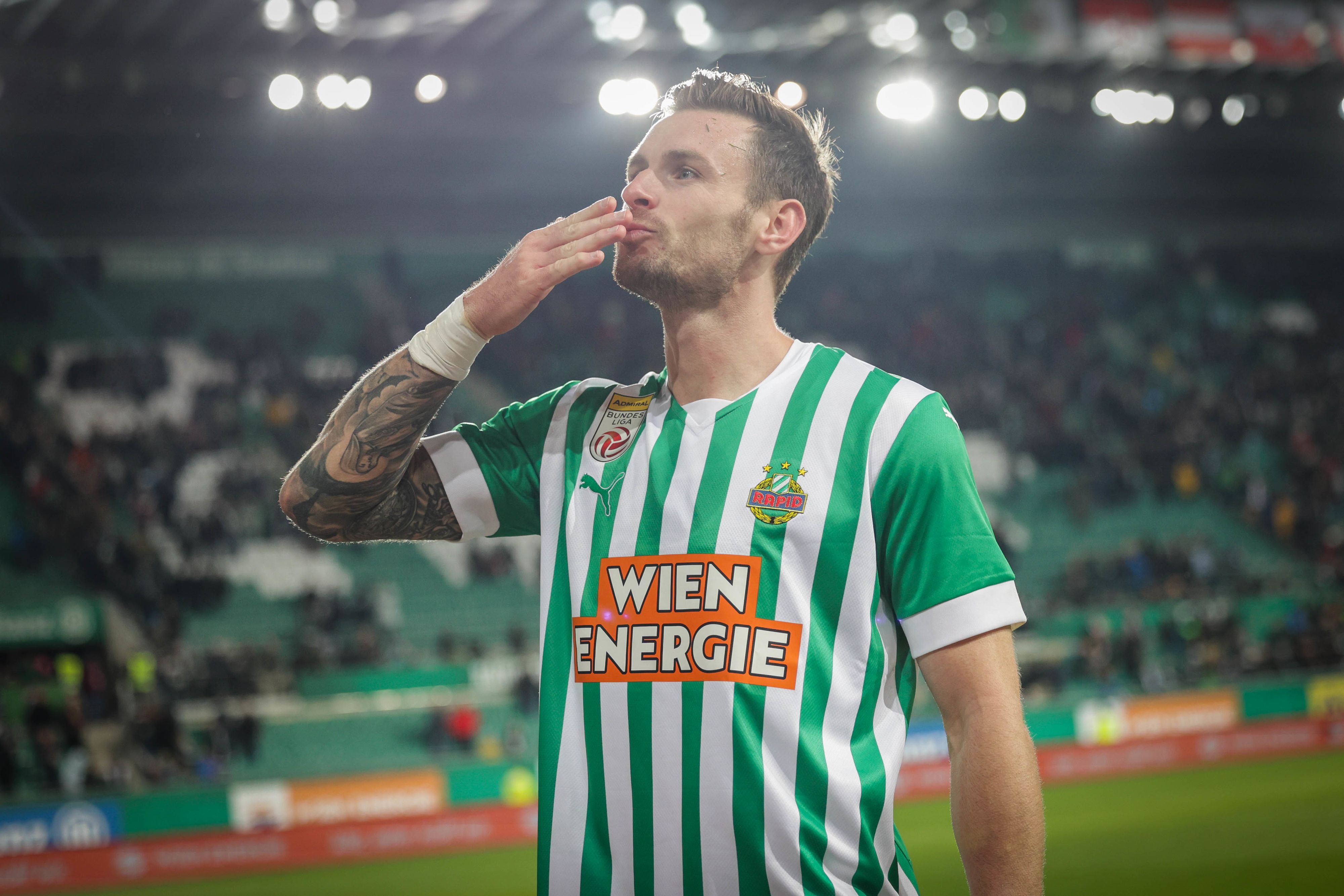 Michael Sollbauer verteilt Grätschen und Kusshändchen.