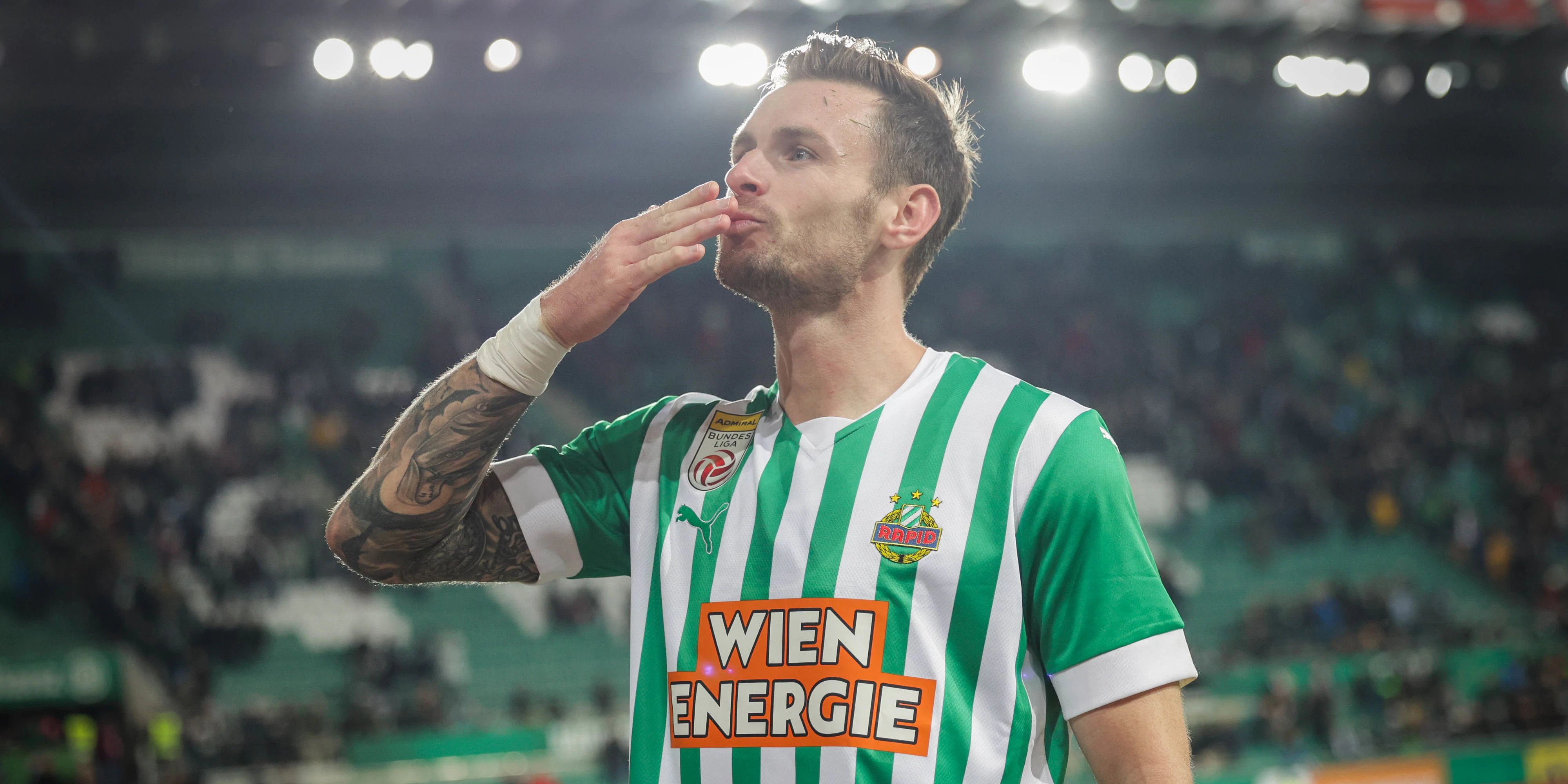 Michael Sollbauer verteilt Grätschen und Kusshändchen.