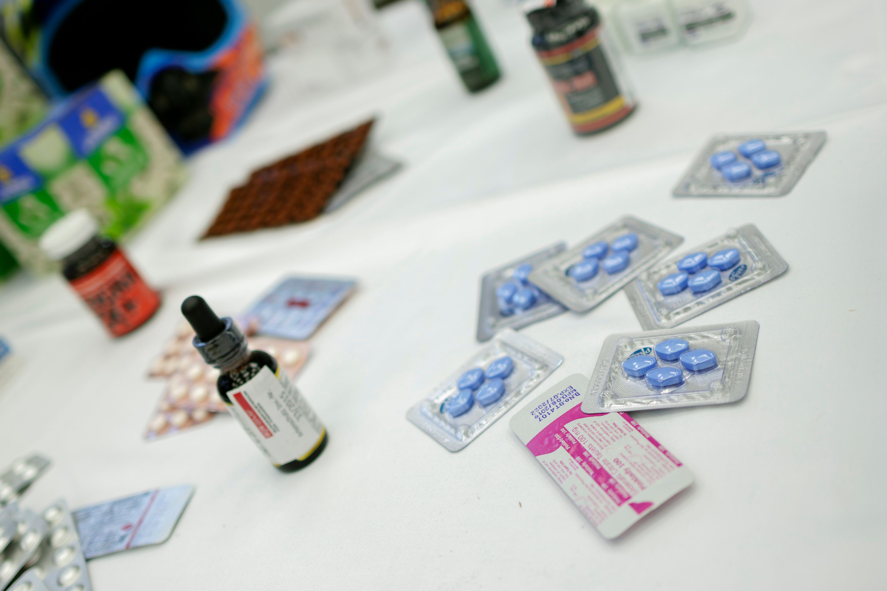 Über 832.000 gefälschte Medikamente konnte der Zoll abfangen, das bedeutet eine Steigerung um rund 150 % im Vergleich zum Vorjahr.