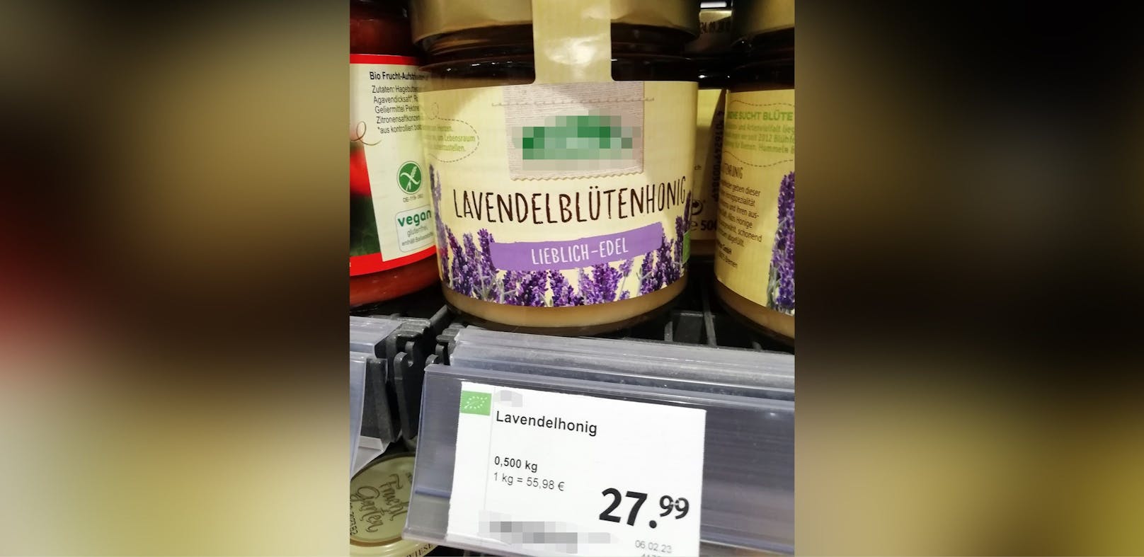 Bei einem Bio-Markt in der Linzer City bekommt man ein halbes Kilo Lavendelblüten-Honig um einen stolzen Preis.