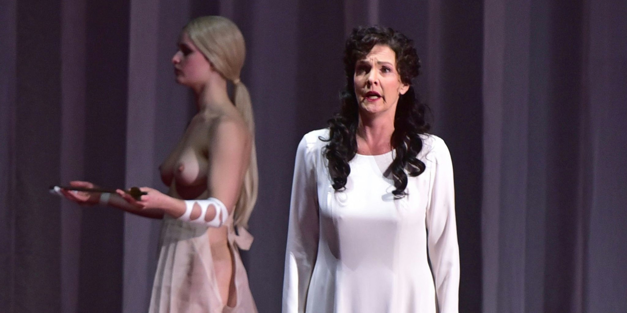 Das Geschehen im Hintergrund lenkt oft ab …