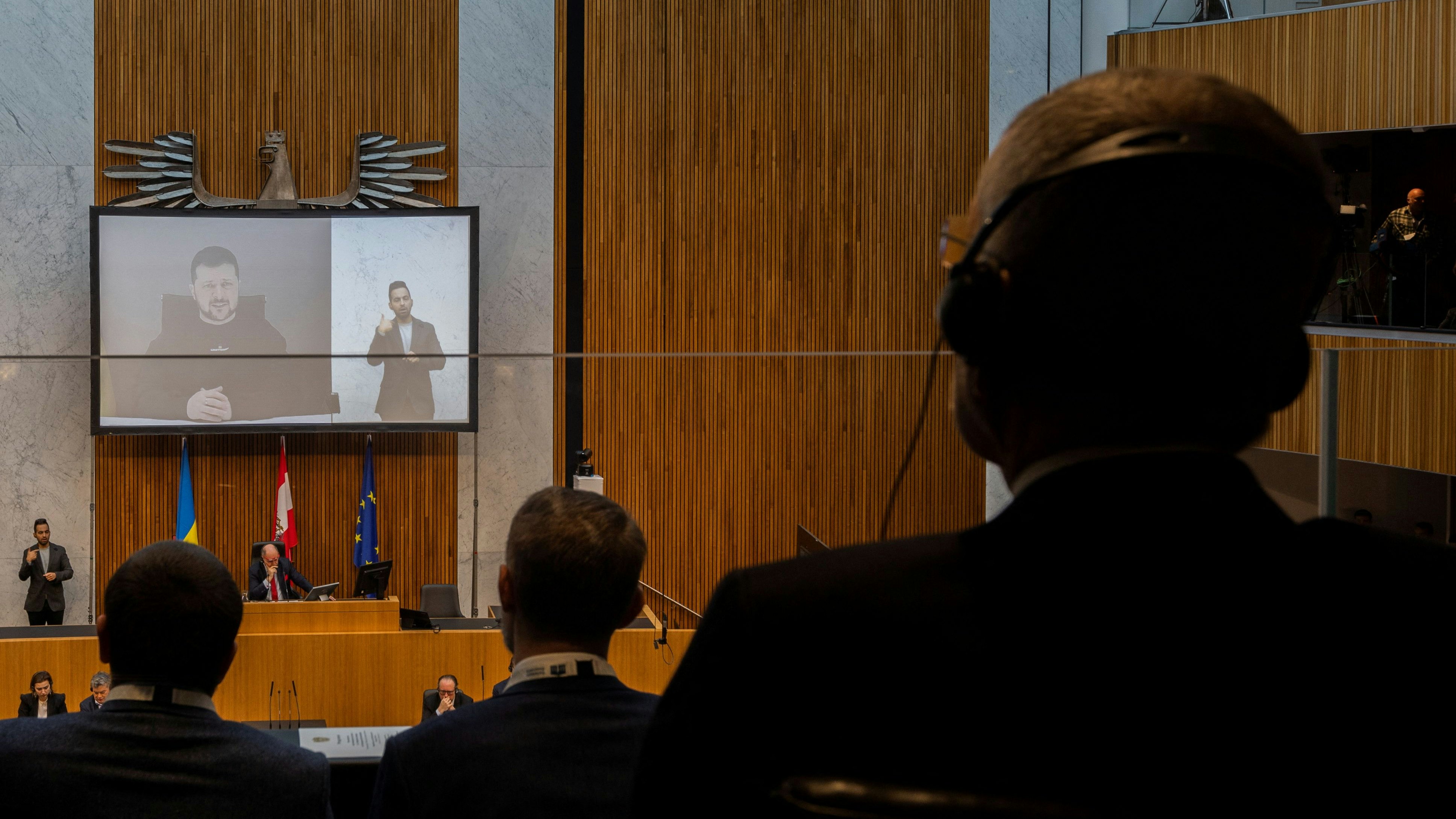 Wolodimir Selenski hielt am 30. März 2023 erstmals eine virtuelle Rede vor dem österreichischen Parlament.
