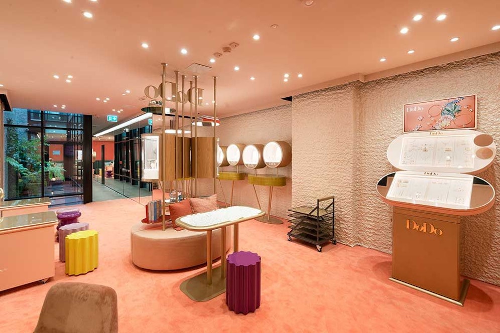 Die junge Marke von Pomellato, DoDo, eröffnete ihren größten Store in der Mailänder Innenstadt.