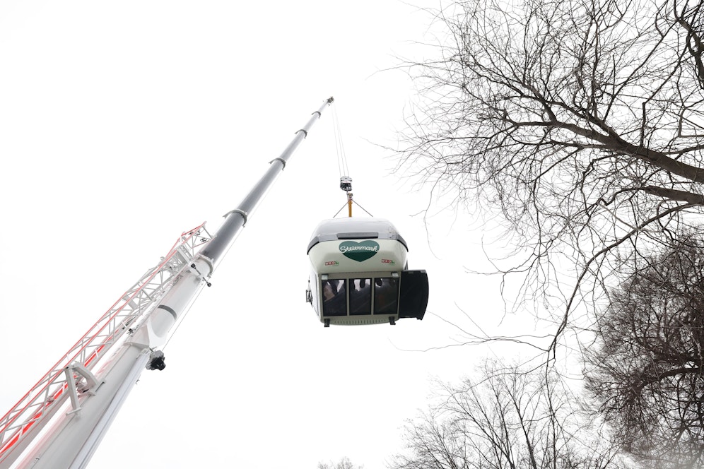 Neue Attraktion beim Steiermark-Frühling in Wien: Eine Gondel entführt auf 45 Meter Höhe.