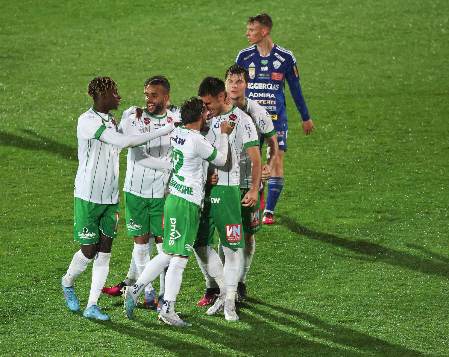 Austria Lustenau feiert einen wichtigen Erfolg zum Start der Qualifikationsgruppe in Hartberg. 