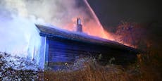 Hausbrand hielt Wiener Feuerwehr stundenlang in Atem