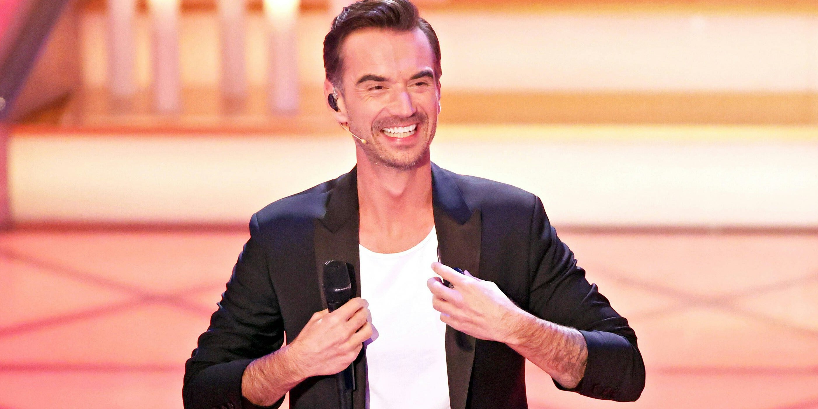 Florian Silbereisen hat eine Schauspielerin geküsst.