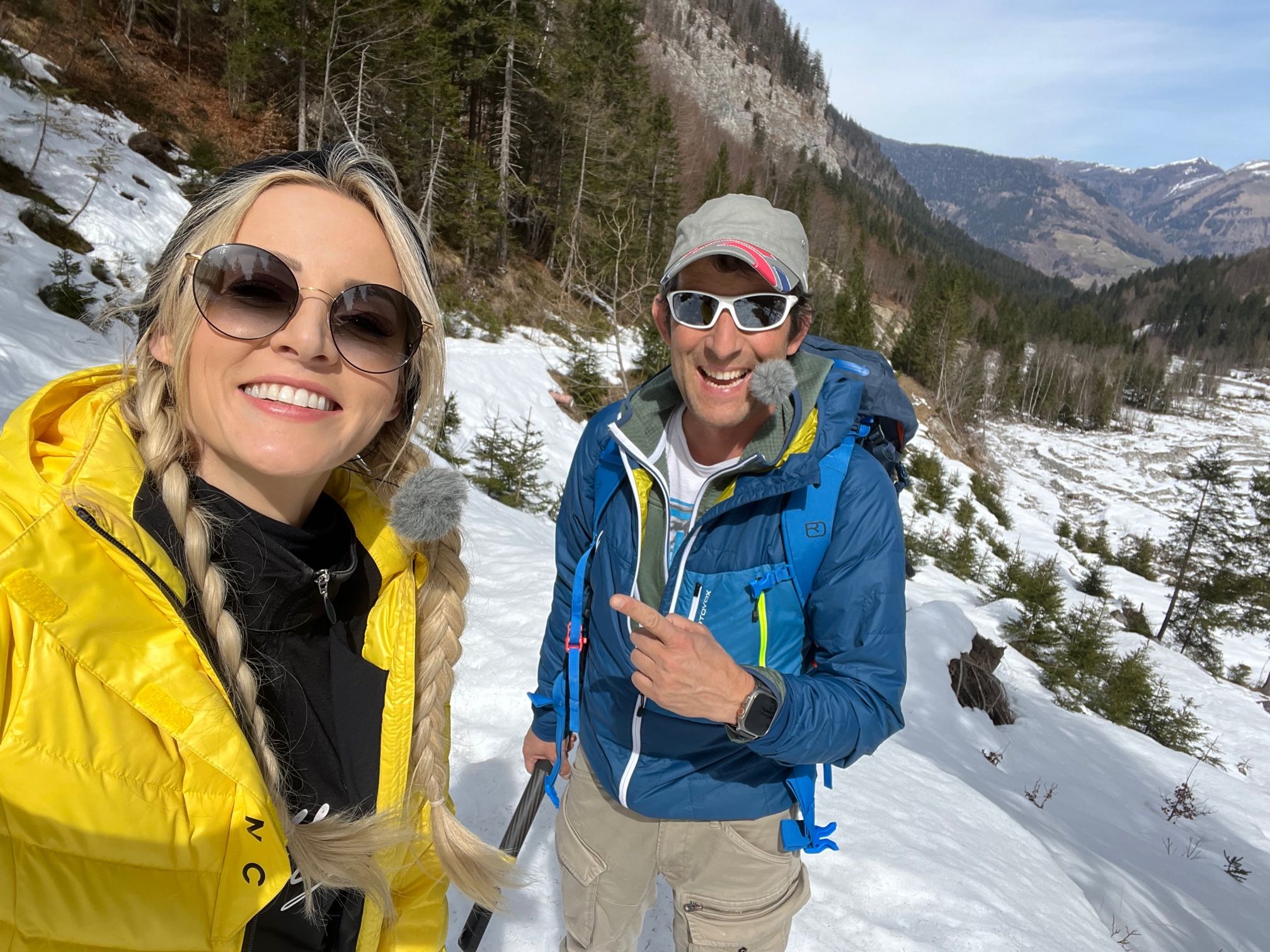 Melissa Naschenweng ist diese Woche bei "Walek wandert".