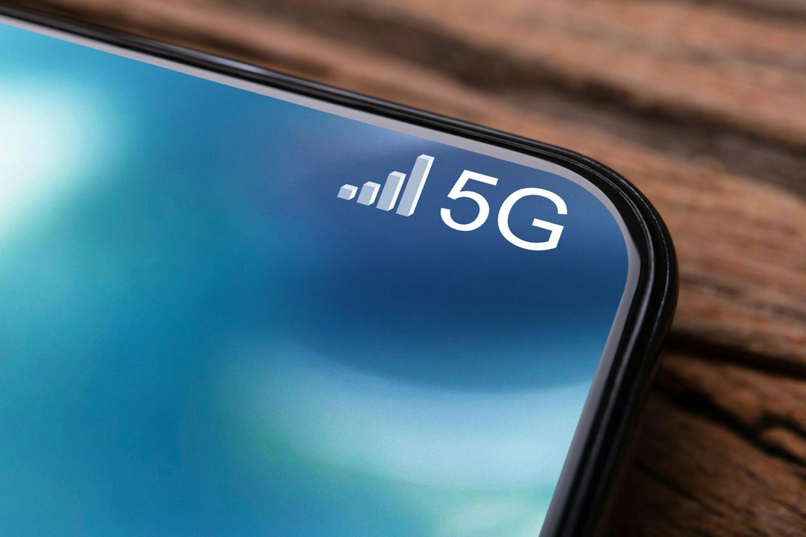 Die großen Mobilfunkbetreiber in Österreich bieten 5G bereits an – inklusive Geräte. Denn nicht jedes Smartphone ist bis dato 5G-fit. (Symbolbild).&nbsp;