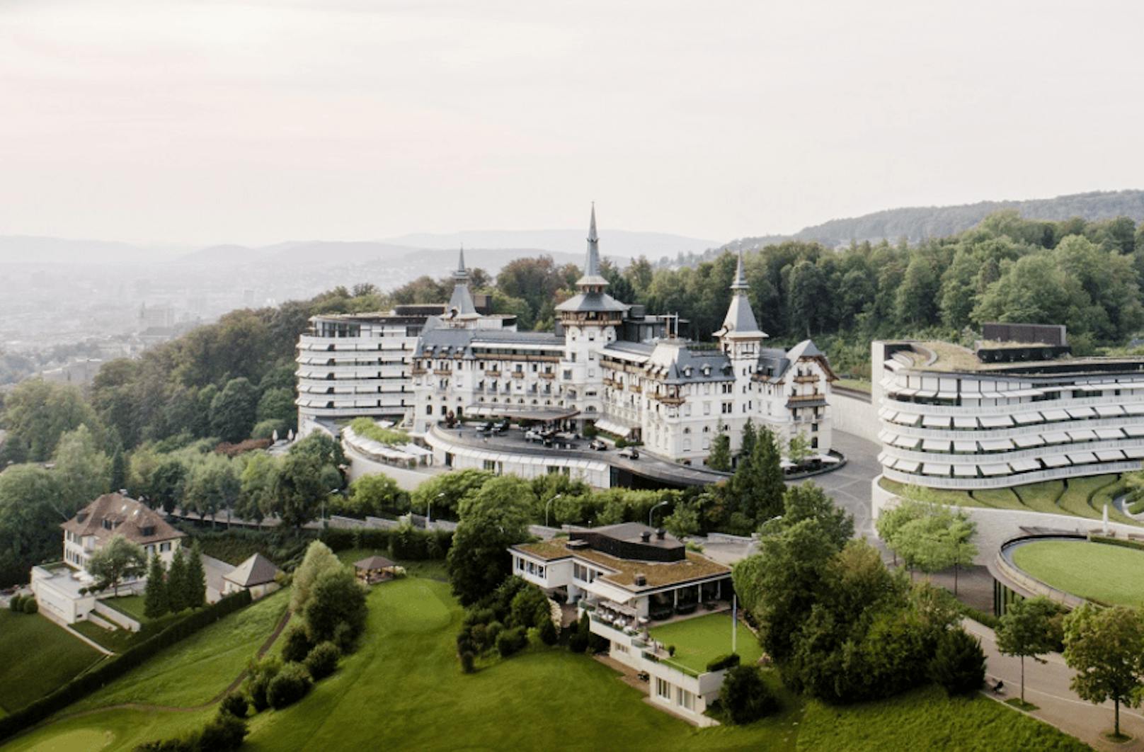 Besitzer Schwarzenbach ließ das Hotel vor einigen Jahren für 440 Millionen Euro renovieren.