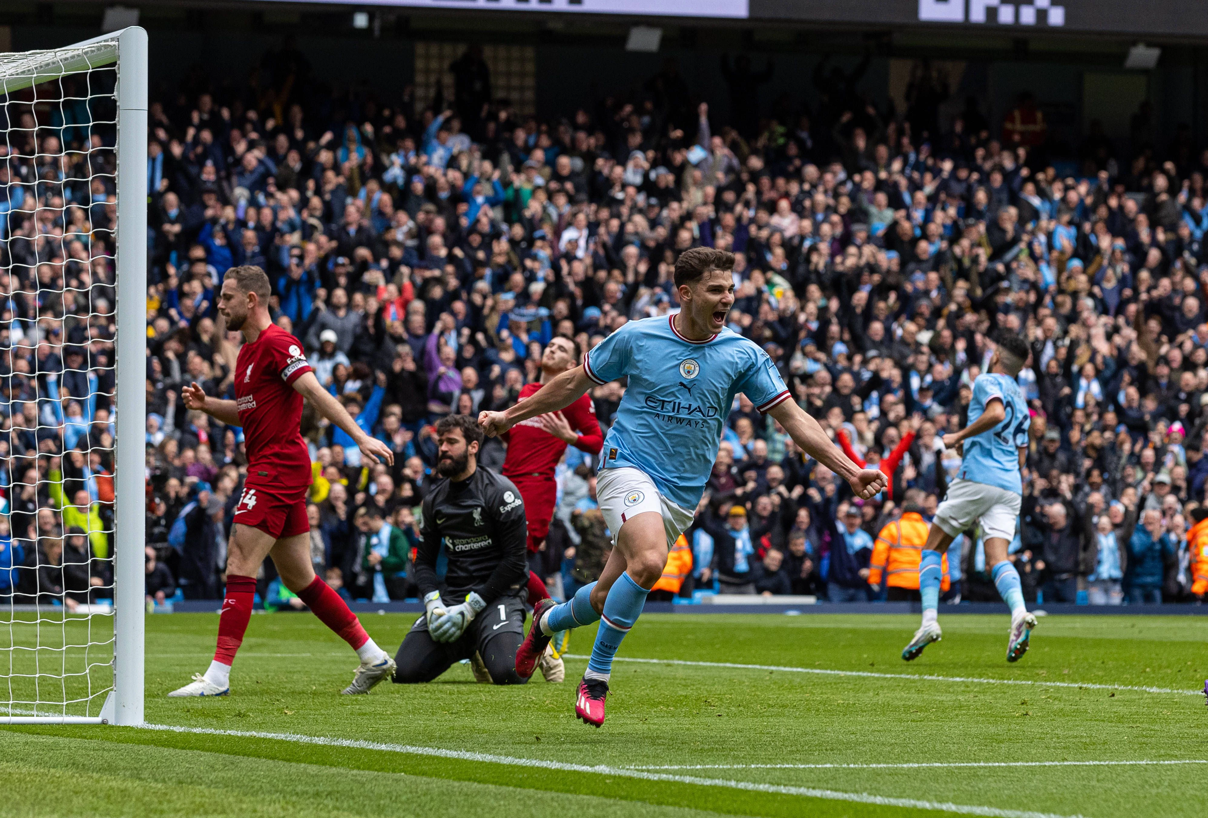 Julian Alvarez trifft für City
