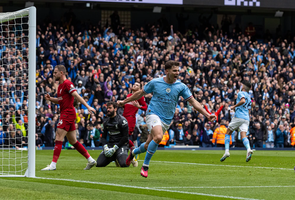 Julian Alvarez trifft für City