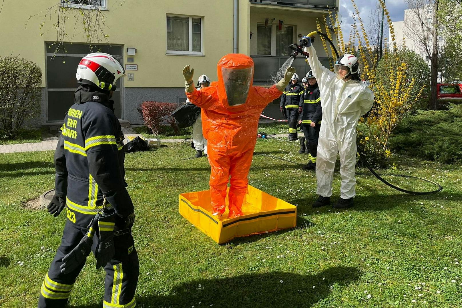 Chemie-Unfall sorgt für schwierigen Feuerwehr-Einsatz