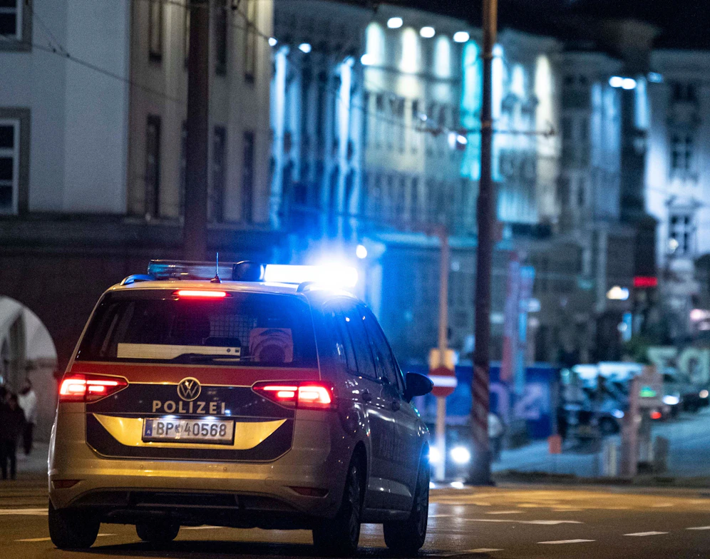 Die Kärntner Polizei musste in der Nacht von Samstag auf Sonntag zu mehreren Raufereien ausrücken.