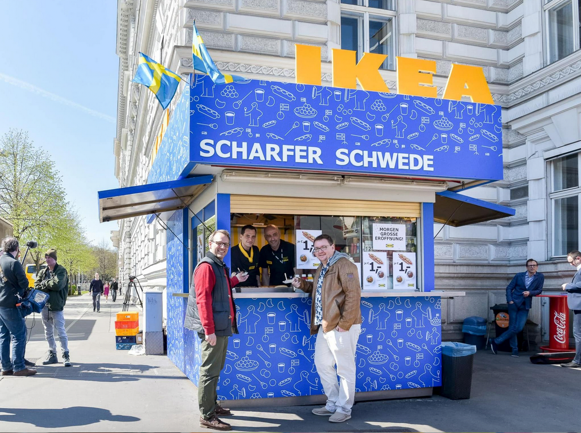 Der Kult-Würstelstand am Wiener Schwarzenbergplatz wurde zum "Scharfen Schweden".