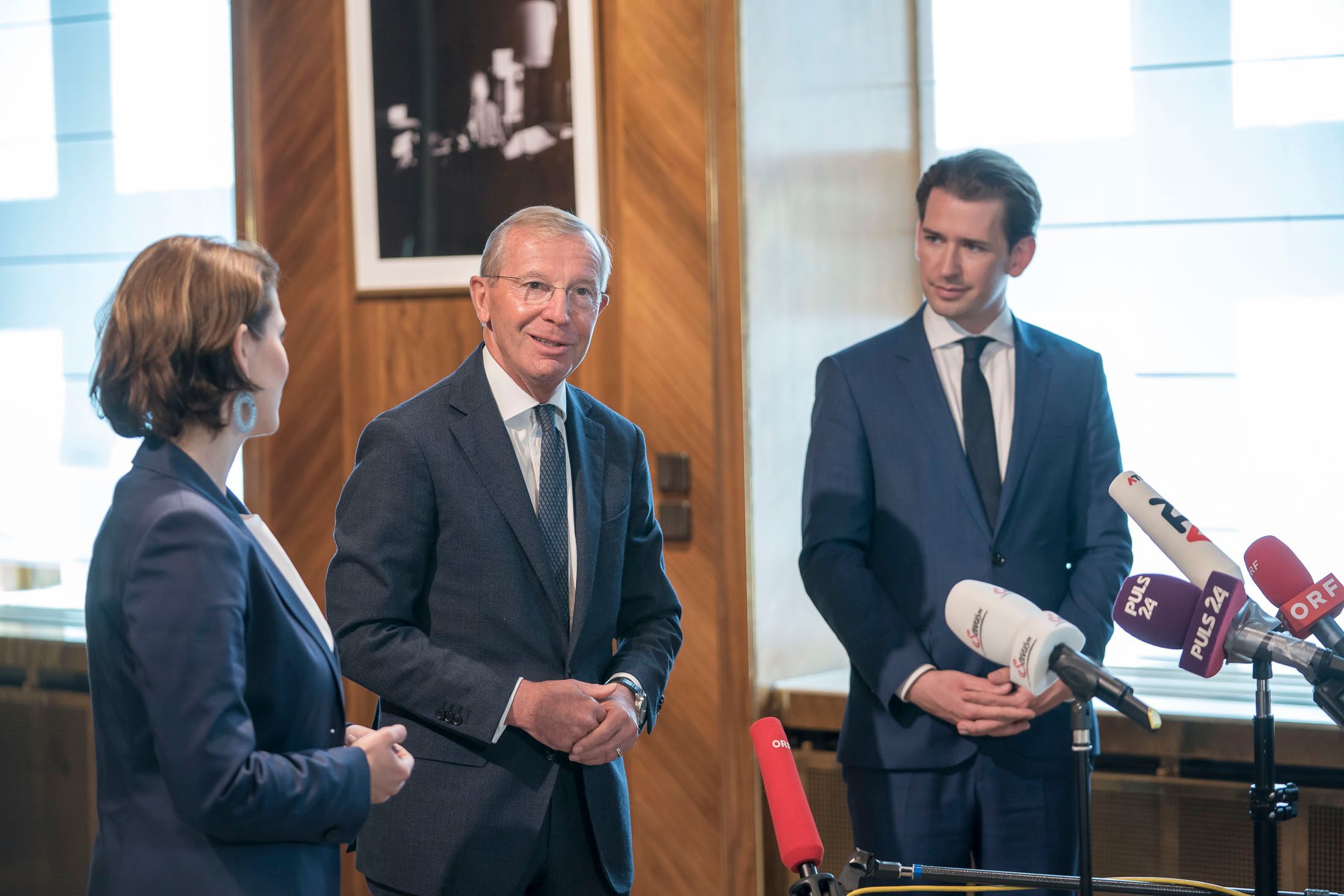 Salzburgs Landeshauptmann übt harte Kritik an den Chats seiner Partei-Kollegen.