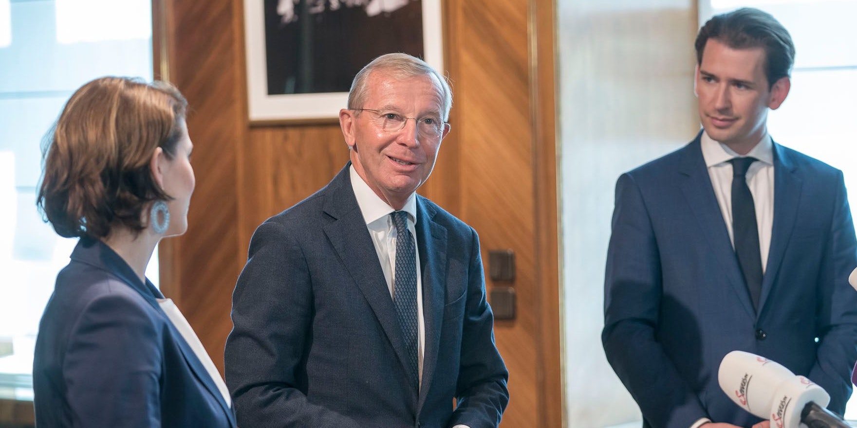 Salzburgs Landeshauptmann übt harte Kritik an den Chats seiner Partei-Kollegen.