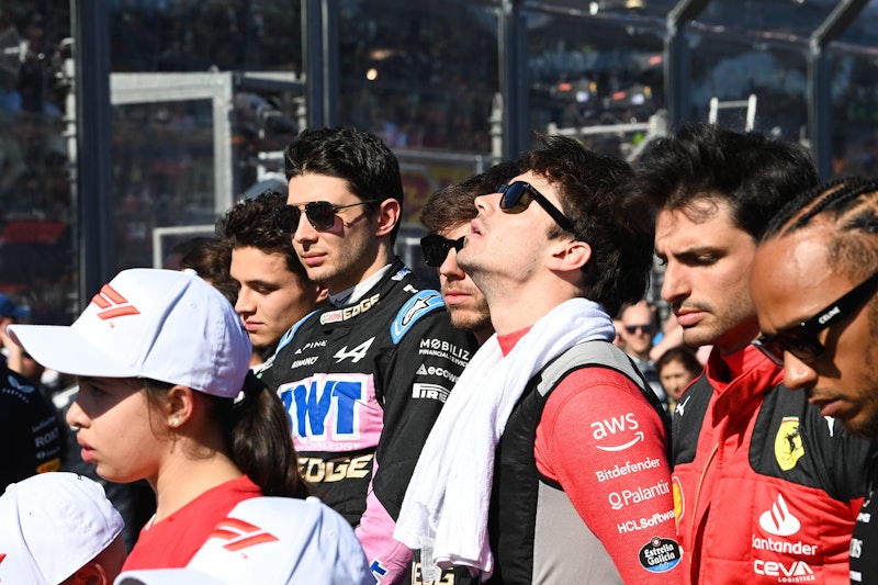 Charles Leclerc (Ferrari) – Note: 0. Alex Albon (Williams) – Note: 0. Der Williams Pilot hat ohne Ende gepusht und sich weit nach vorgekämpft, doch dann hat er übertrieben, flog in Runde 7 ab – dennoch stark.