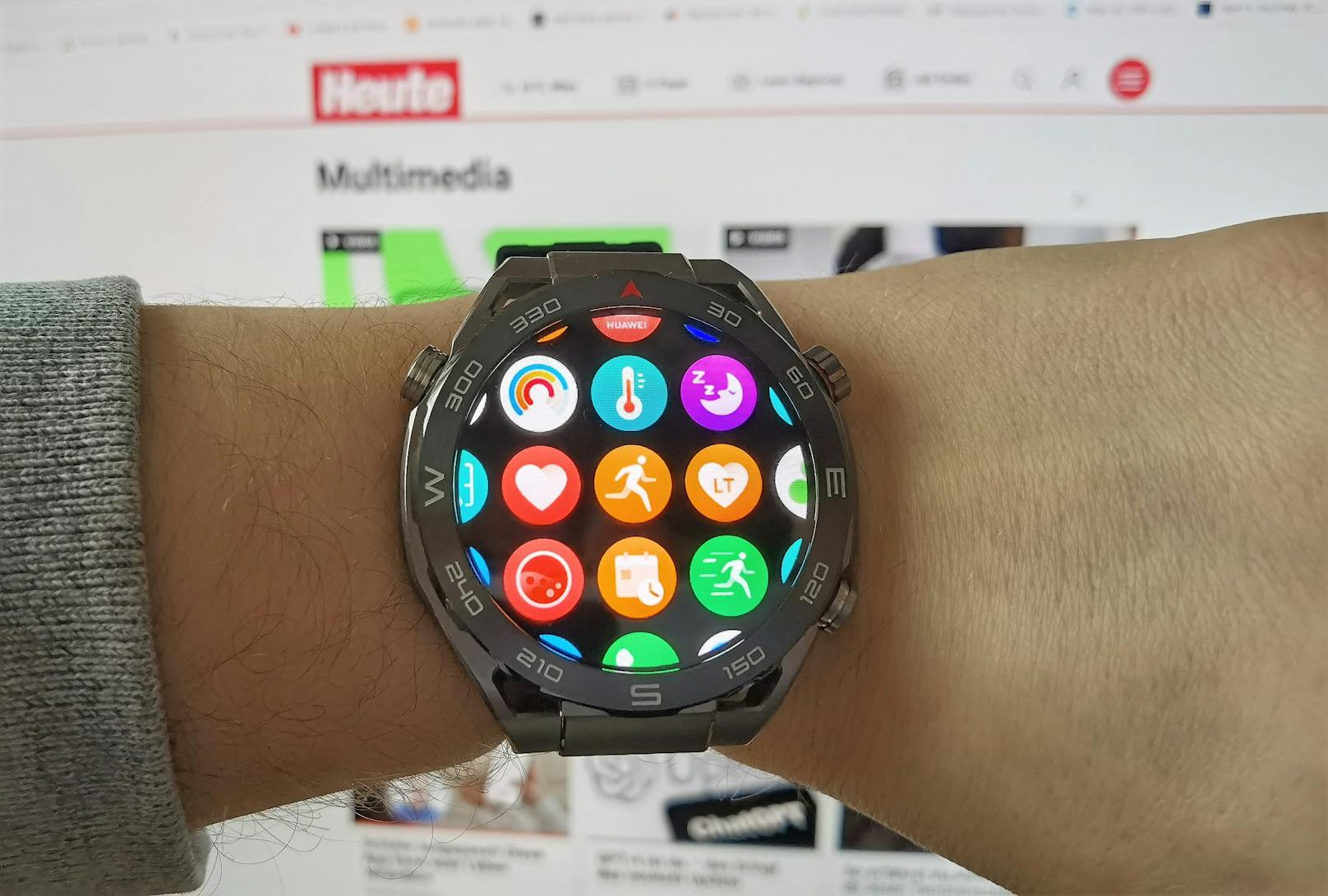 Riesig, schick und extrem widerstandsfähig: Die neue Huawei Watch Ultimate im "Heute"-Test.