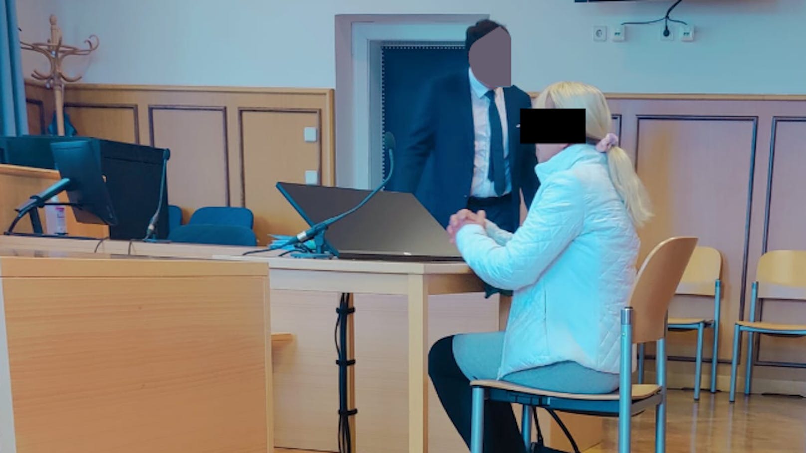 Die angeklagte Energetikerin (48) am Gericht Wr. Neustadt.