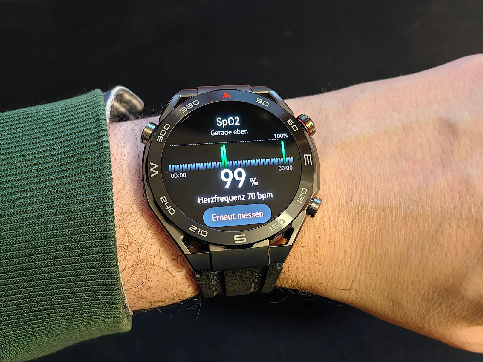 Wieder alles mit an Bord: Auch die Huawei Watch Ultimate bietet eine beeindruckende Fülle an Gesundheits- und Sportfunktionen.