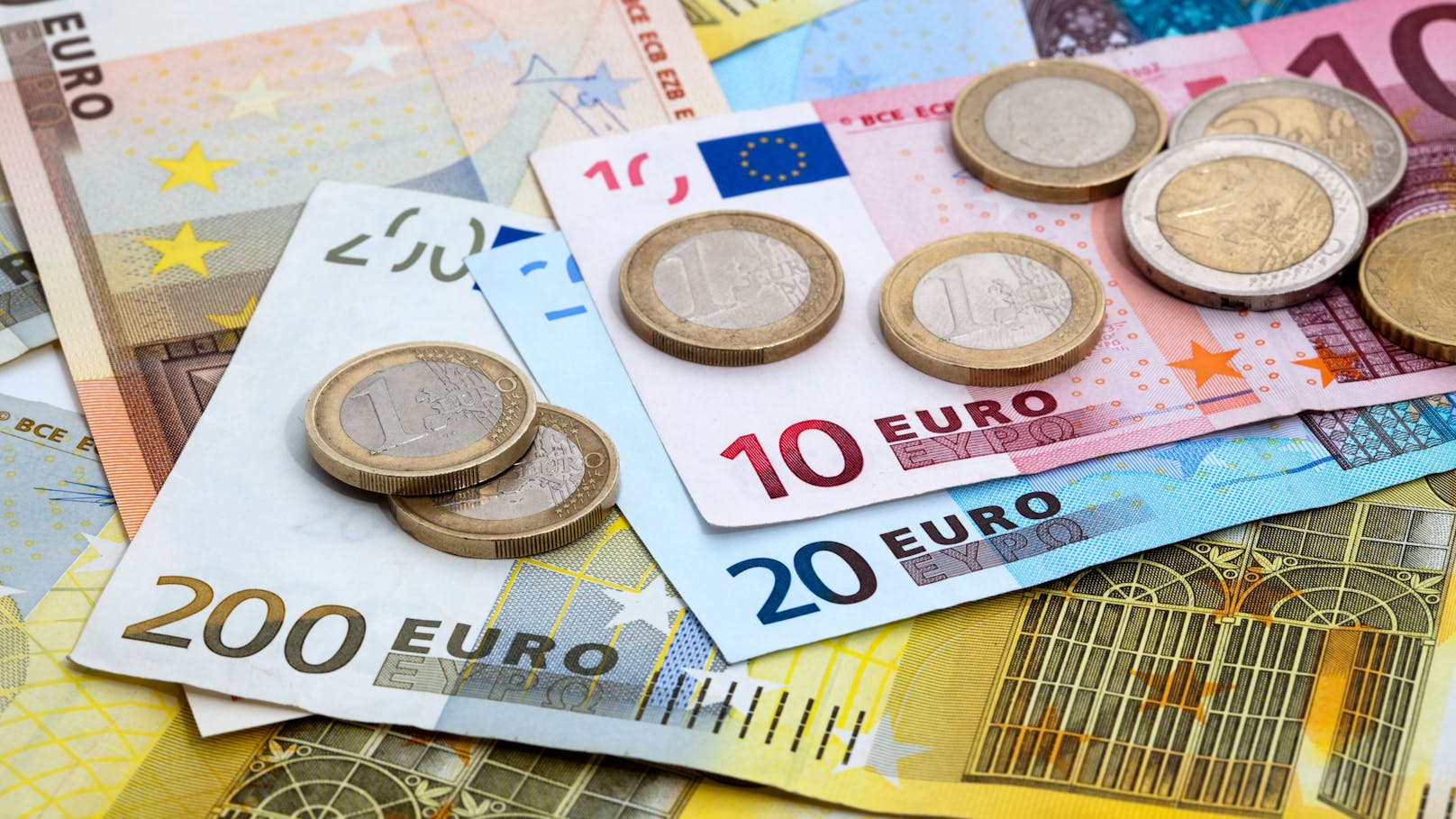 Der 69-jährige Mann verlor insgesamt 14.500 Euro.