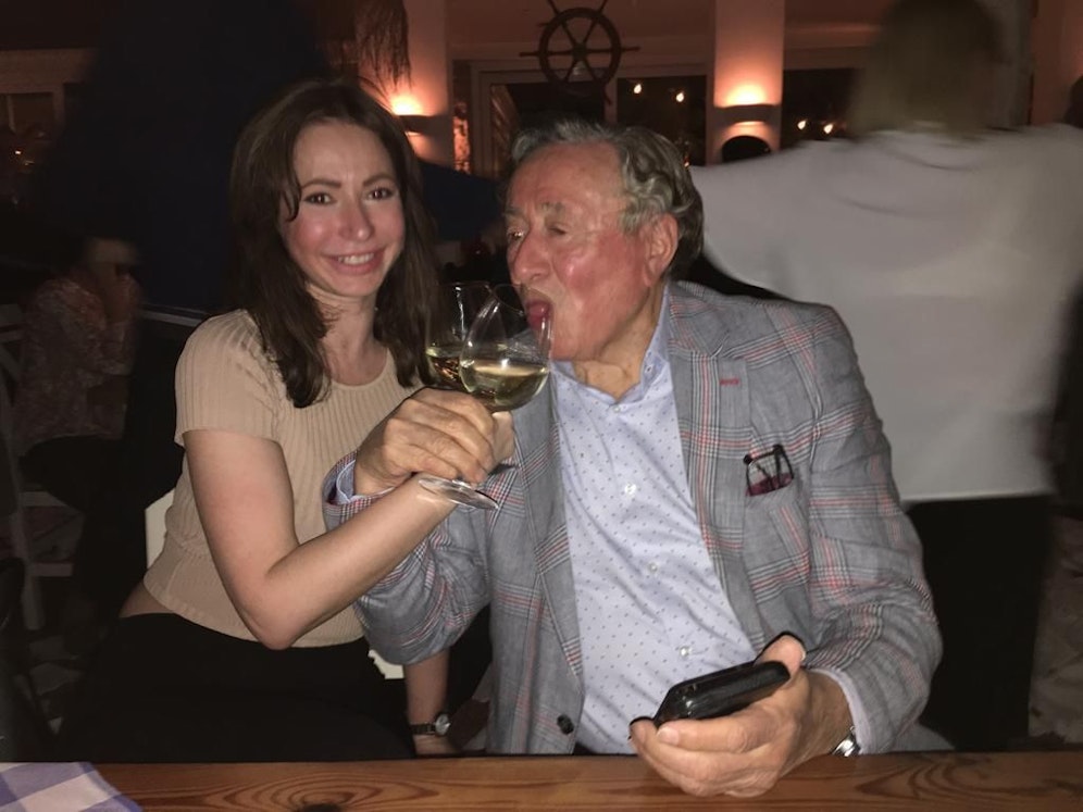 Richard Lugner und sein Täubchen verbringen viel Zeit miteinander. 