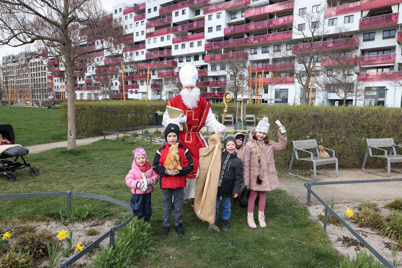 Heute.at - Kurios – In diesem Park kommt der Nikolo im Frühling