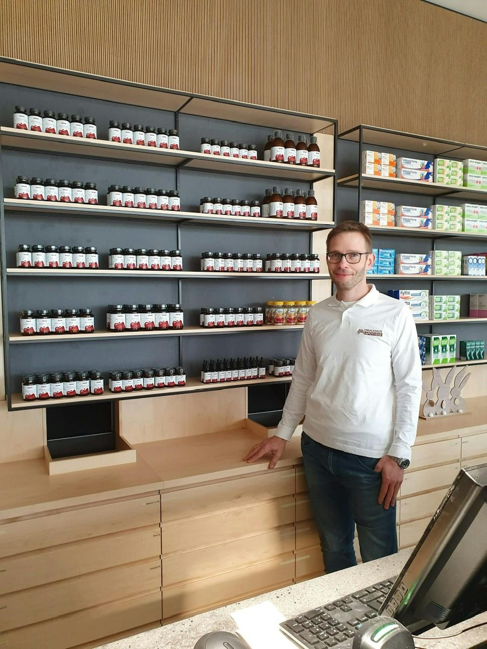 Markus Hofer (46), Chef der neuen Apotheke in Schwechat