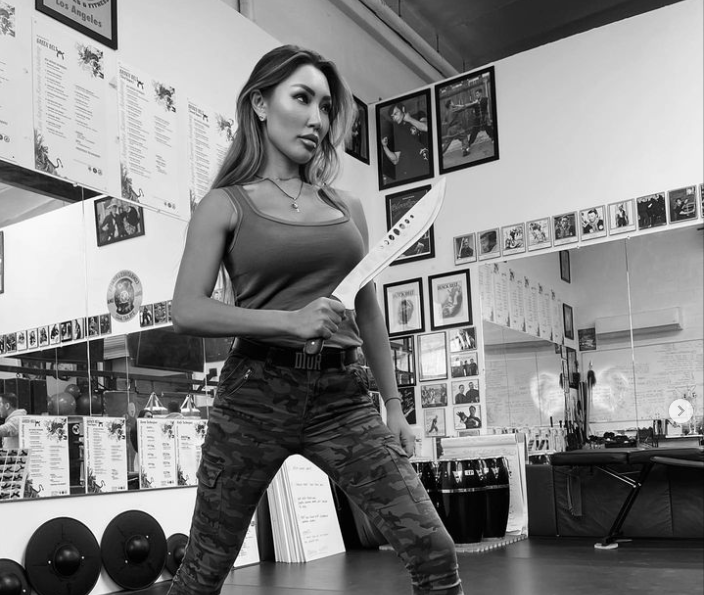 Aliia Roza erhielt die gleiche militärische Ausbildung wie Wladimir Putin.