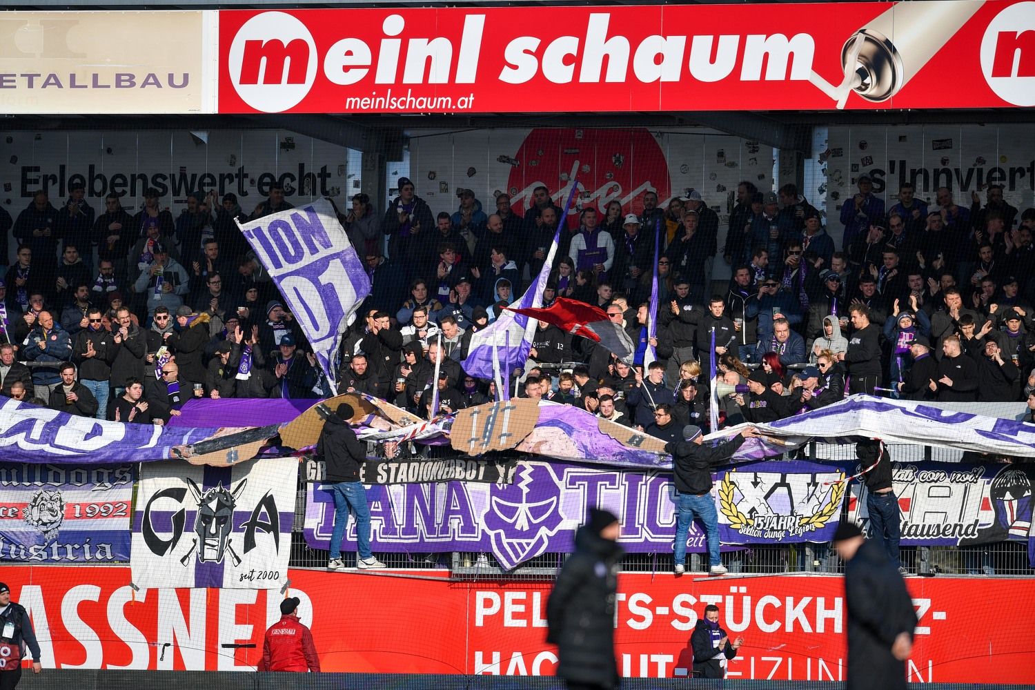 Die Fanatics, hier hinter dem großen Banner zu sehen, lösen sich auf.