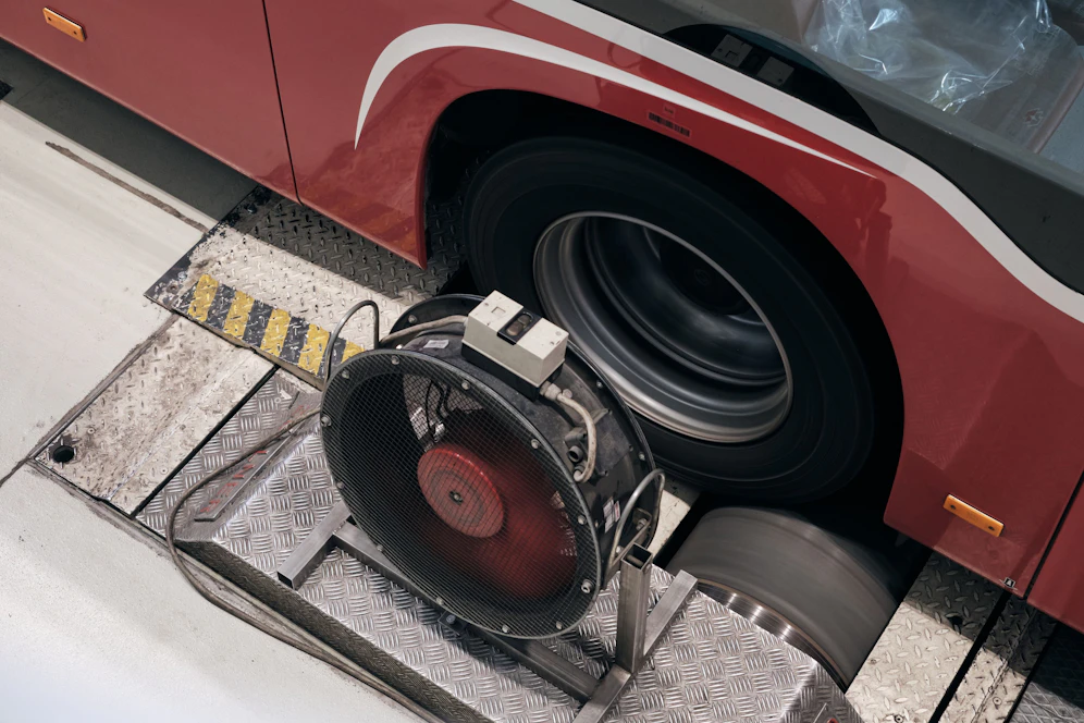 Auf dem Rollprüfstand wurde der neue Holzdiesel bereits getestet.