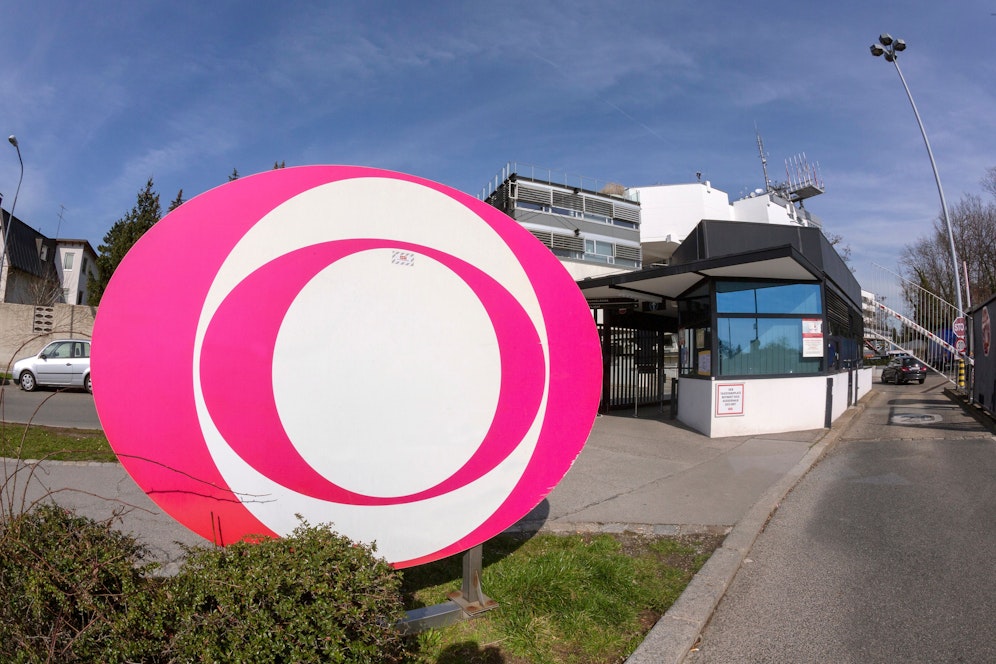 Der ORF soll einen behinderten Mitarbeiter unrechtmäßig vor die Tür gesetzt haben.