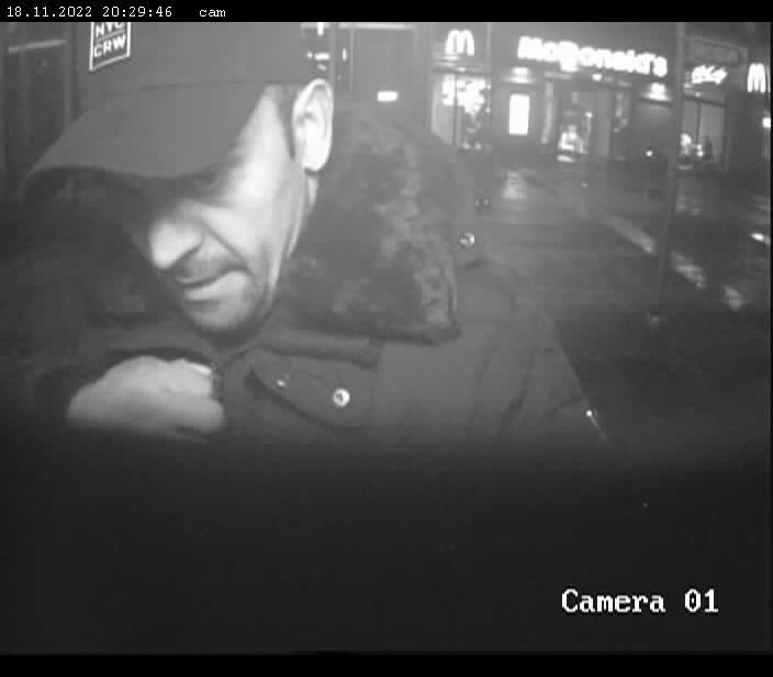 Die Wiener Polizei veröffentlichte nun Fotos des mutmaßlichen Räubers.