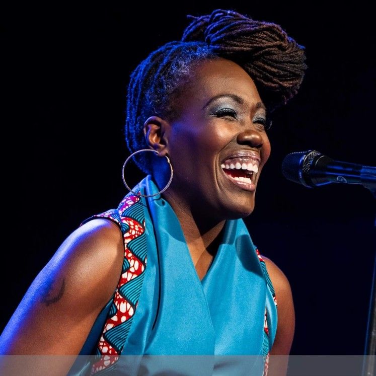 Chanda Rule wird mit ihrer Sweet Emma Band am 21. April im Atrium Bad Schallerbach (Bez. Grieskirchen) für gute Stimmung sorgen.