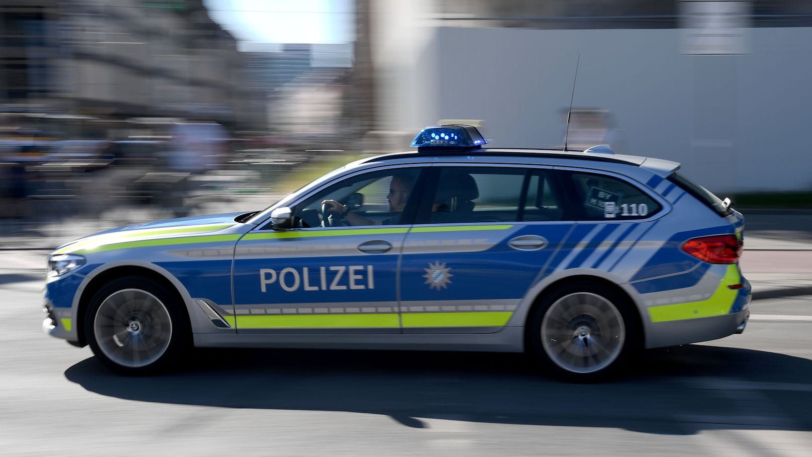 In einem Kinderheim in Bayern ist die Leiche eines zehnjährigen Mädchens gefunden worden. Die Polizei geht von Fremdverschulden aus (Symbolbild).