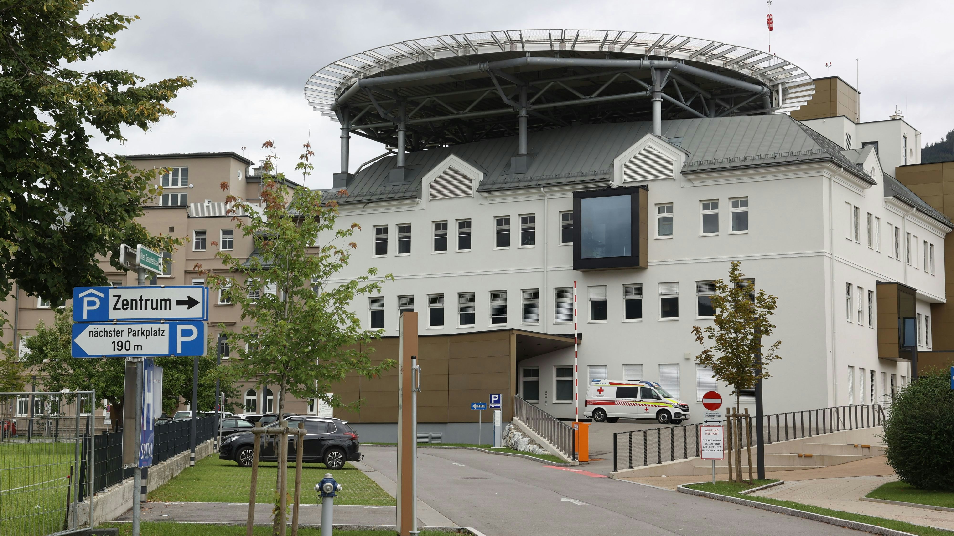 Download von www.picturedesk.com am 05.04.2023 (10:53).  Krankenhaus Tamsweg, Lungau, Salzburg, .Landeskliniken Salzburg,.Aussenansicht, Gesunndheit, Gesundheitsversorung, Klinik, Bezirk, Notfall, Spital Tamsweg.Foto: Franz Neumayr 20.8.2022 - 20220820_PD19349 - Rechteinfo: Rights Managed (RM)