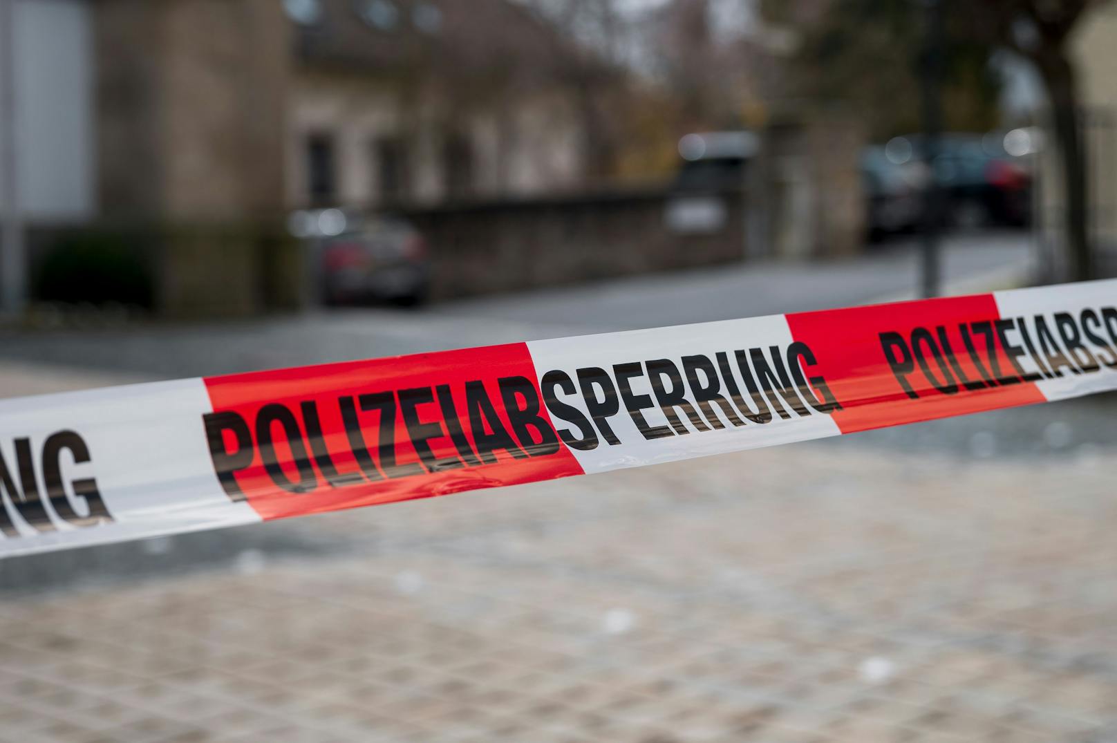 In einem Kinderheim in Bayern ist die Leiche eines zehnjährigen Mädchens gefunden worden.