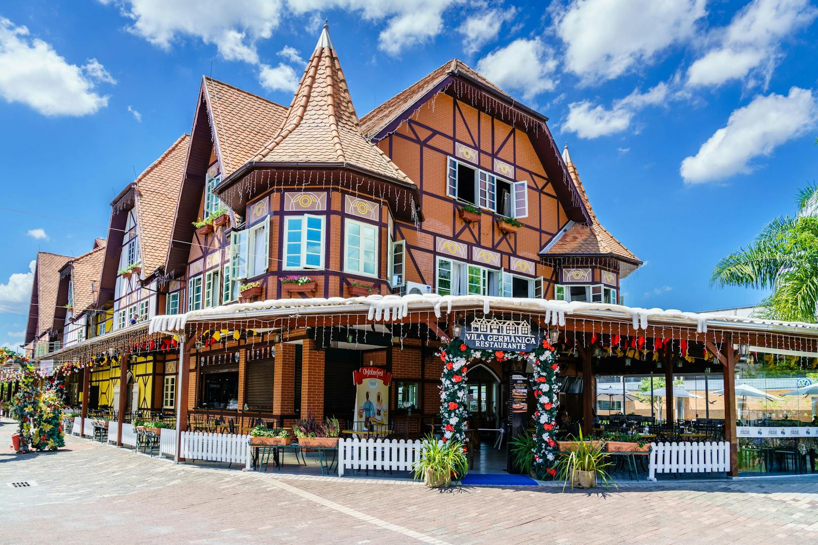 Diese Gebäude finden sich in der südbrasilianischen Großstadt Blumenau.&nbsp;