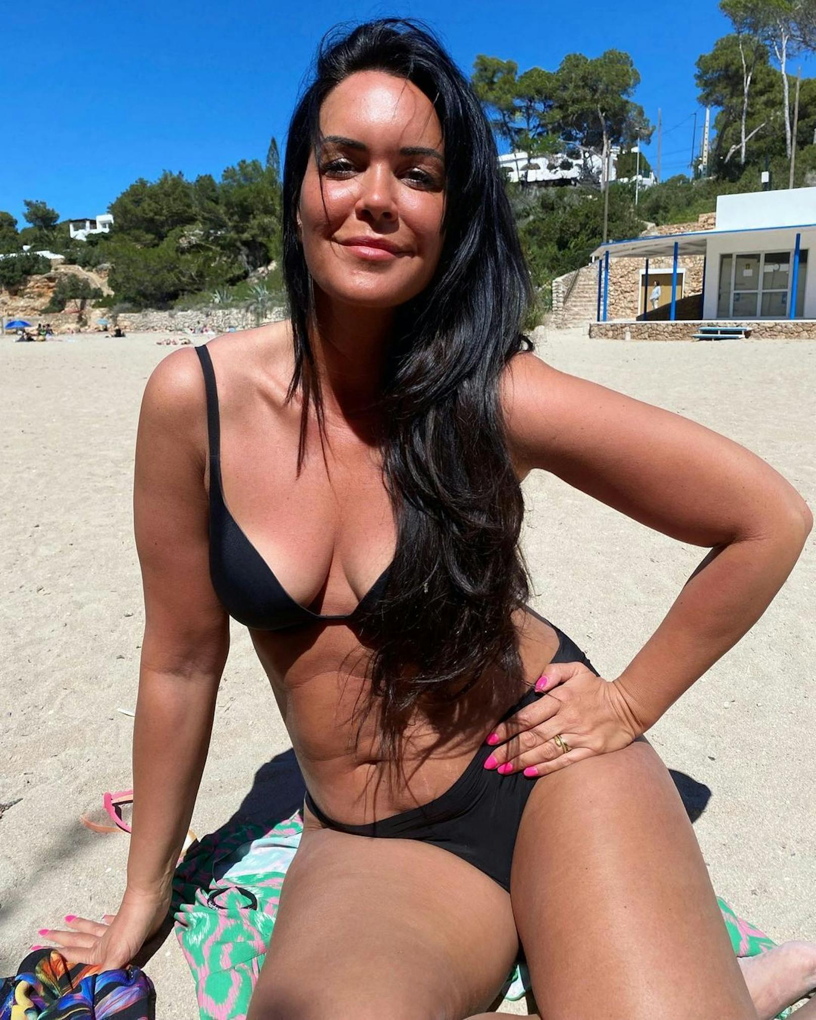 Martina Reuter möchte irgendwann nach Ibiza ziehen und genießt bereits vor dem Sommer eine sonnige Auszeit vor Ort.