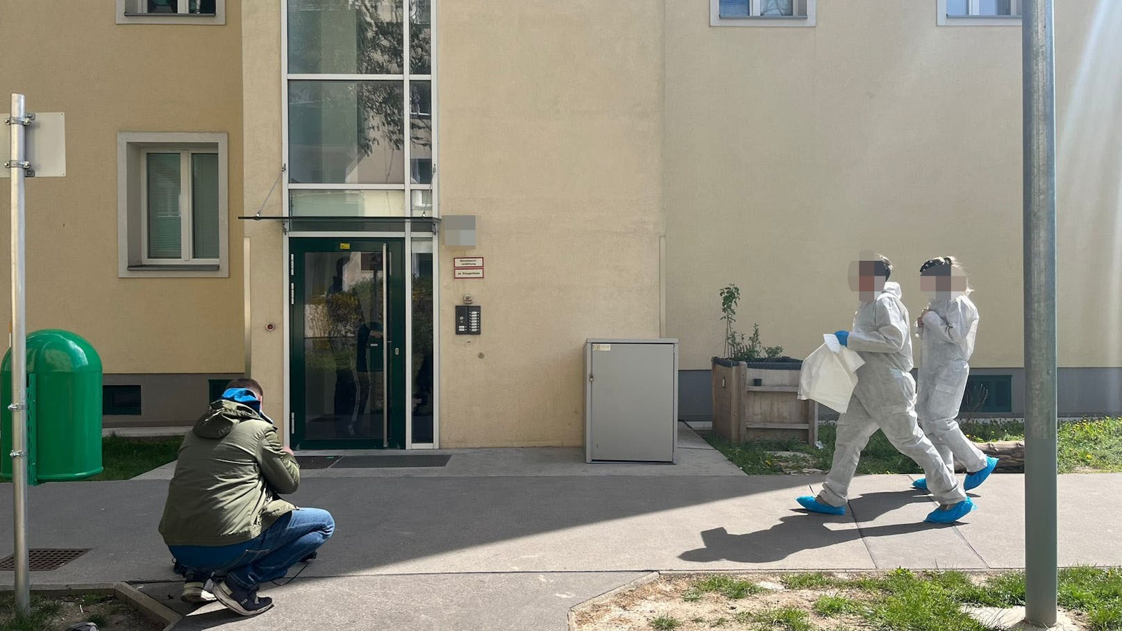 Mord-Alarm in Wien-Ottakring! Eine 57-Jährige wurde am Dienstag tot in ihrer Wohnung aufgefunden, ihr Lebensgefährte wurde festgenommen.