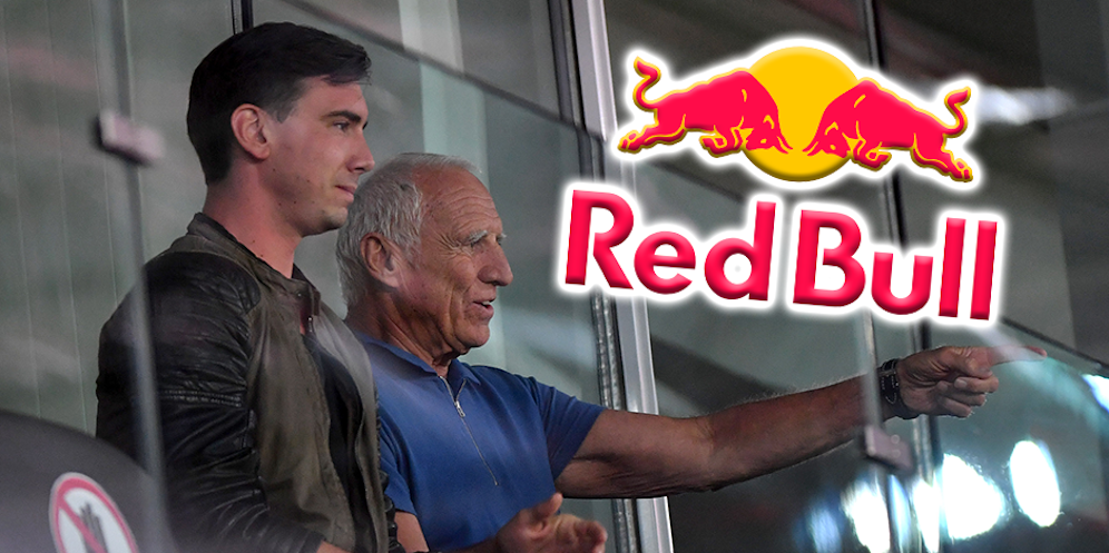 Mark Mateschitz mit seinem verstorbenen Vater Dietrich