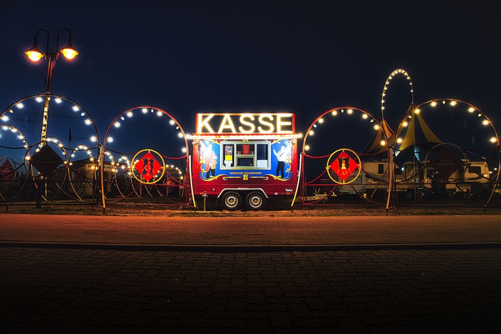 Die Familie hatte Karten im Vorverkauf gekauft, doch die Vorstellung konnten sie nicht besuchen.