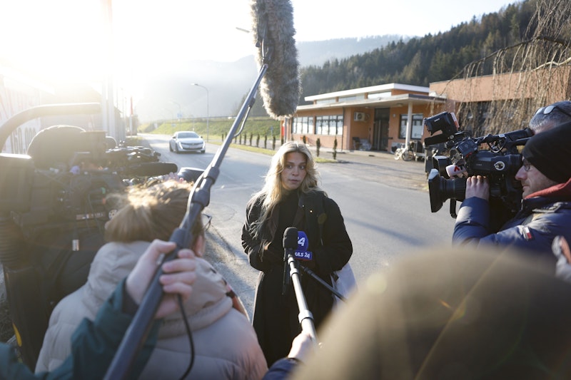 "Klima-Shakira" Anja Windl von der Letzten Generation musste am 6. April 2023 zur Einvernahme ins Bundesamt für Fremdenwesen und Asyl in Leoben. Ihr droht Landesverbot.